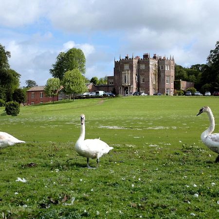 Гостевой дом Donnington Grove Ньюбери Экстерьер фото