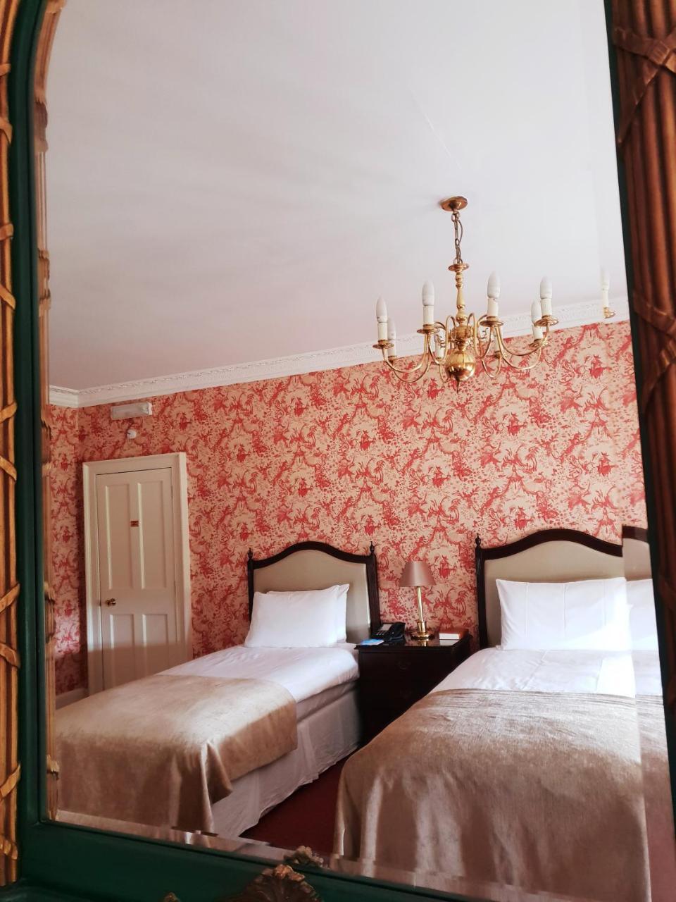 Гостевой дом Donnington Grove Ньюбери Экстерьер фото